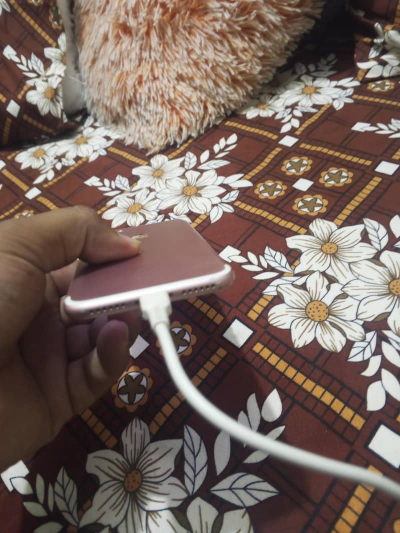 Apple iPhone 7 5
