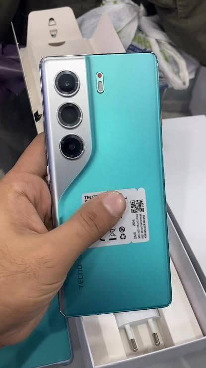 Tecno CAMON 40 Pro 1