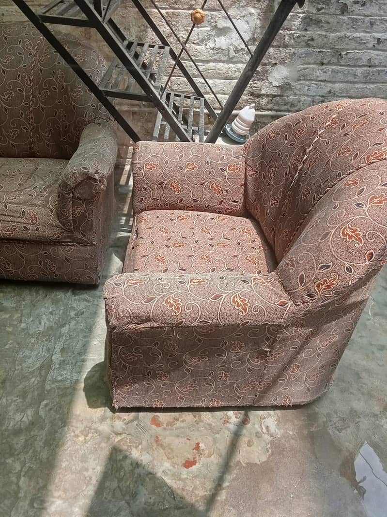 sofa. 3
