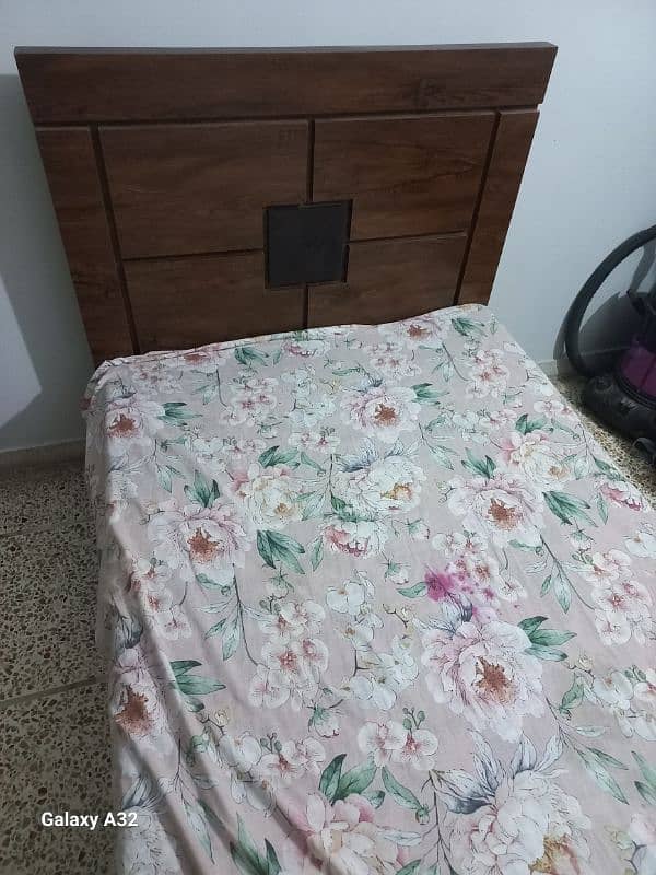 2 SINGLE BEDS ALMOST NEW 2