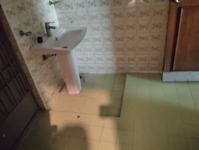 GULBERG 10 MARLA DOUBLE STOREY HOUSE FOR RENT