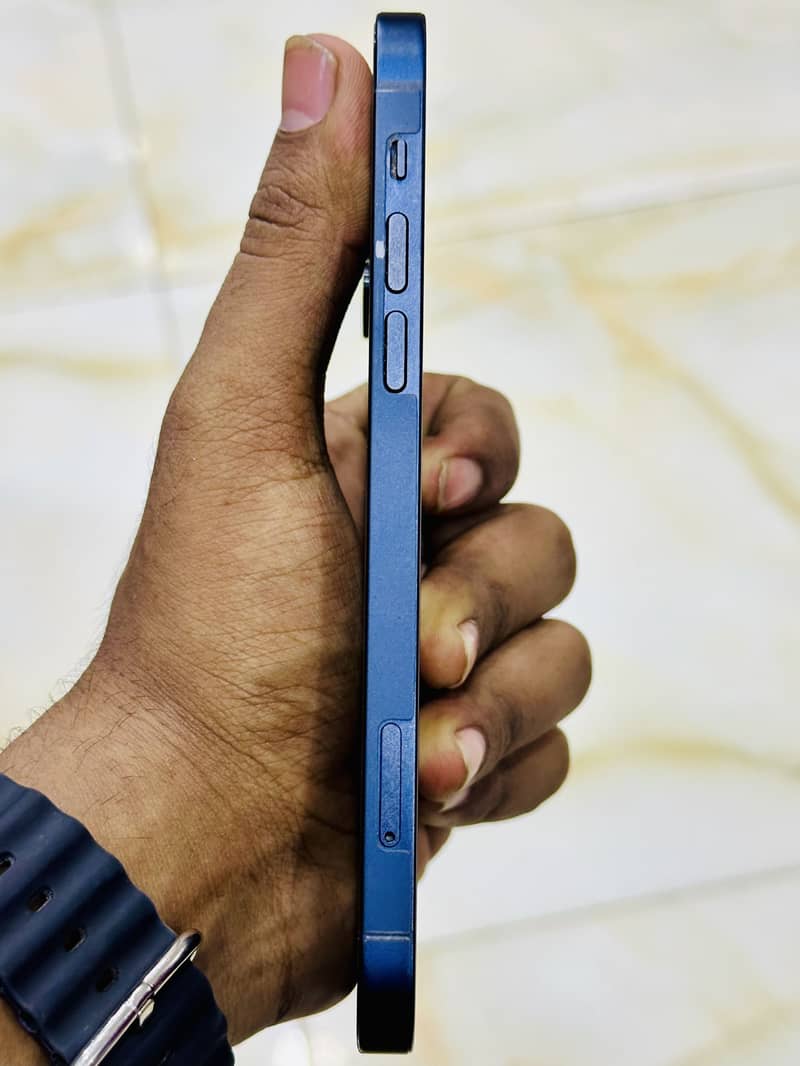 IPHONE 12 6