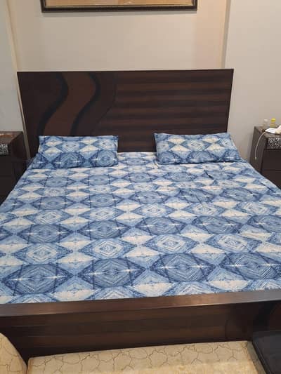 selling bed set