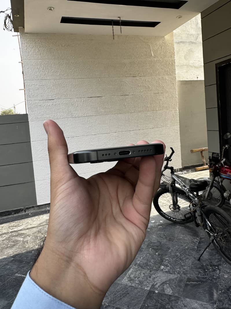 Iphone 15 pro 1
