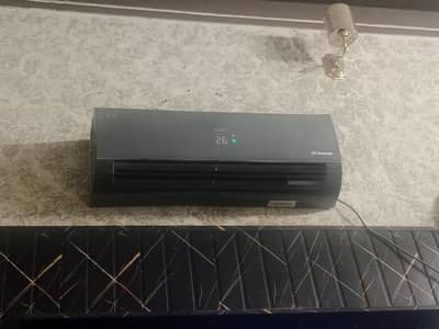 Haier 1 ton ac just 1 day use inverter t3