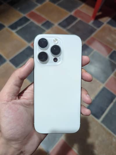 Apple iPhone 16 Pro