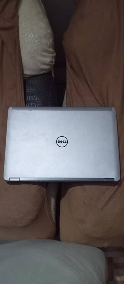 dell latitude core i5 4th generation 8gb ram 256gbSsd