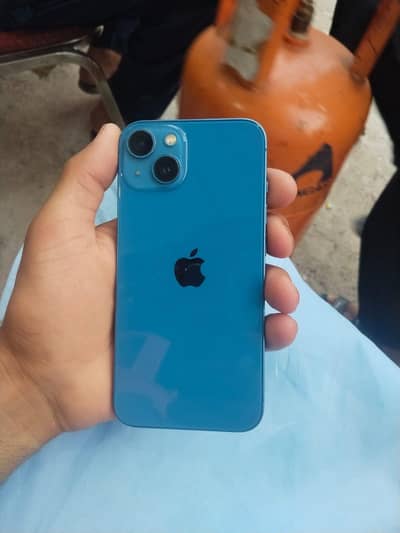 Apple iPhone 13