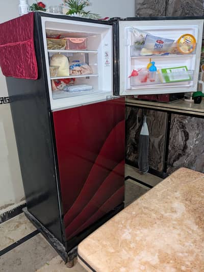 Kenwood refrigerator in. good condition cooling perfect & with no damag
