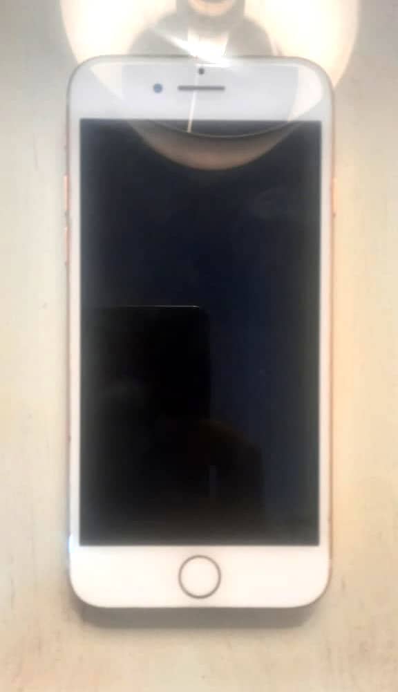 Apple iPhone 8 3