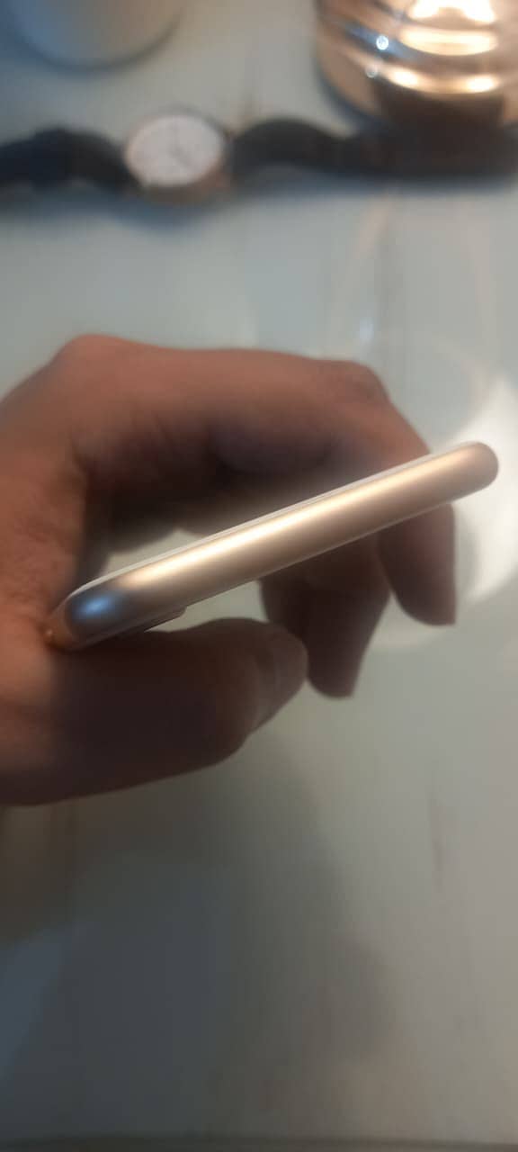 Apple iPhone 8 6