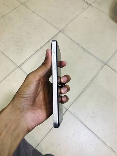 iPhone XR converted 17 pro