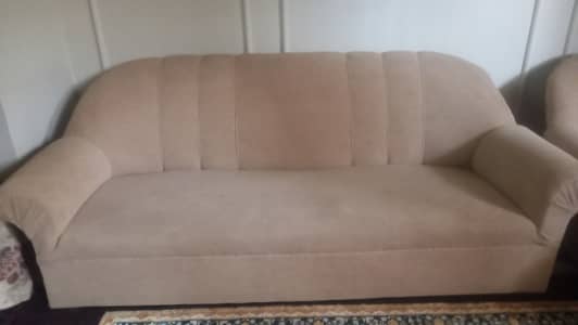 5 seater sofa set newly cushioned neat nd new condition .