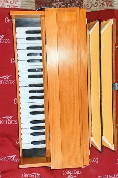 HARMONIUM