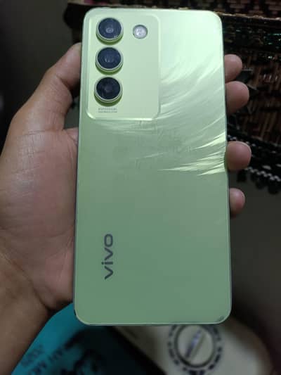 vivo y100