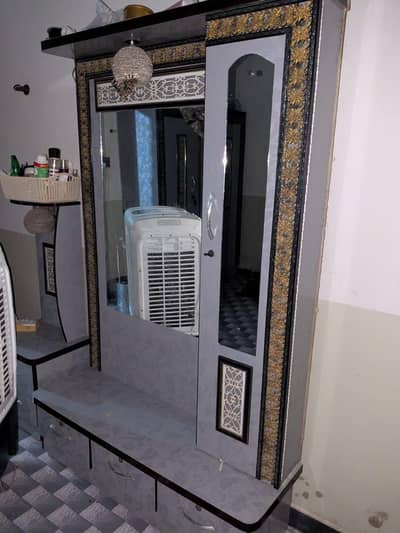 dressing table along with 2 side tables in pretty good condition .