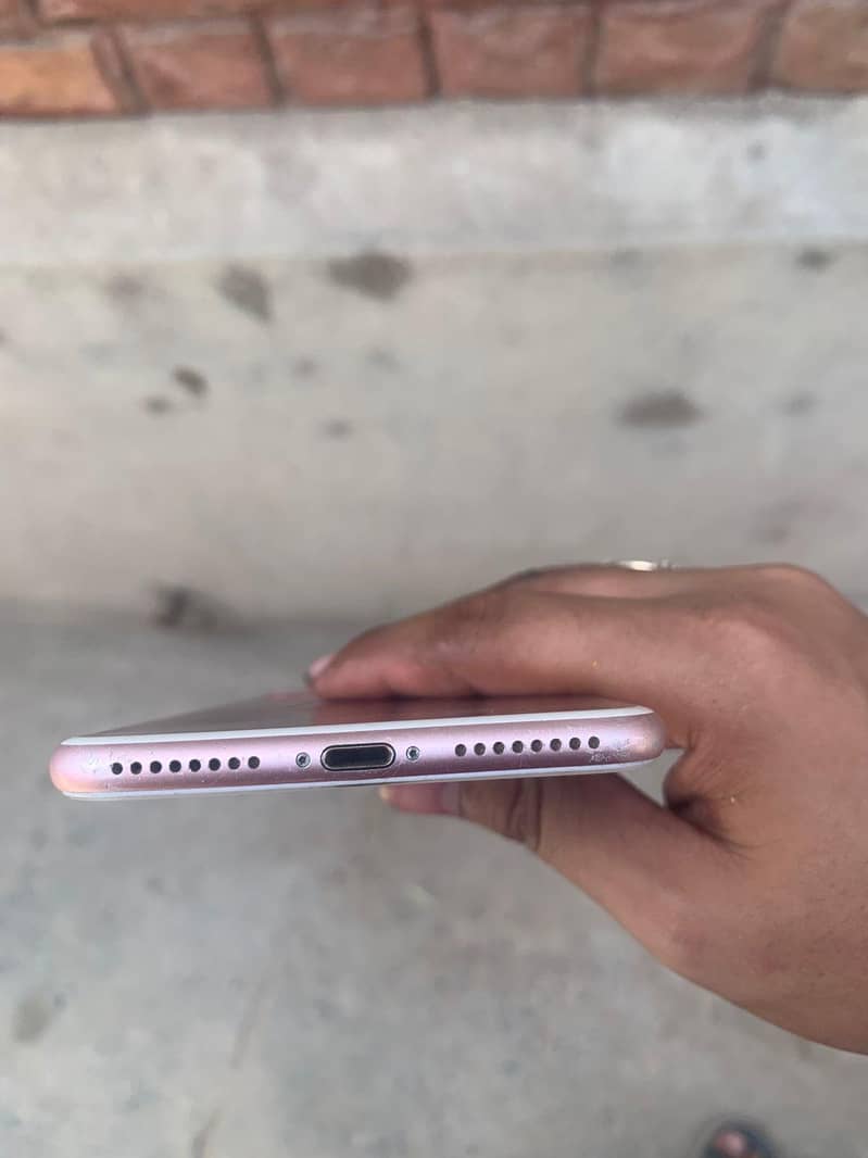 Apple iPhone 7 Plus 2