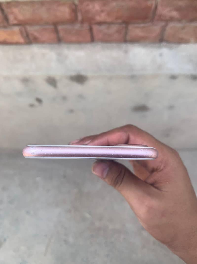 Apple iPhone 7 Plus 3