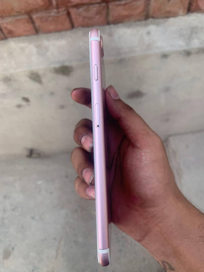 Apple iPhone 7 Plus 4