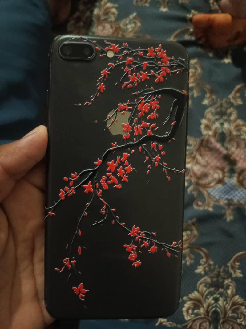 Apple iPhone 8 Plus 3