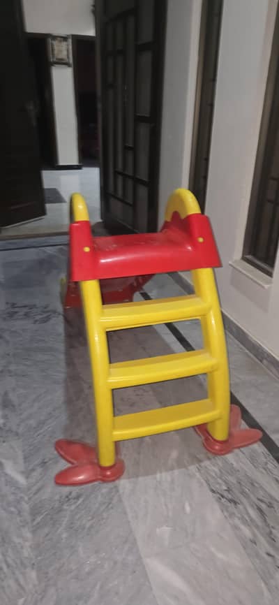 Kids' Plastic Slide – 3 Steps