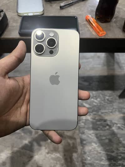 Apple iPhone 15