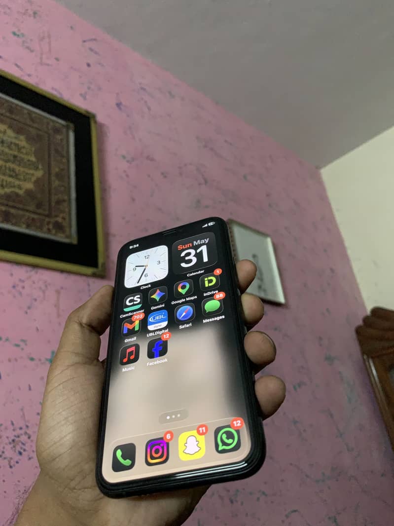iPhone 11 Pro 4