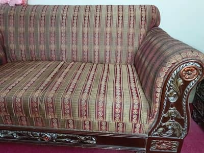 Classic & Spacious 7-Seater wooden Sofa Set for Sale