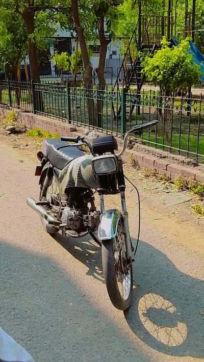 Zxmco bike 2016 model bike copy ha file nahi ha engine condition 10/10