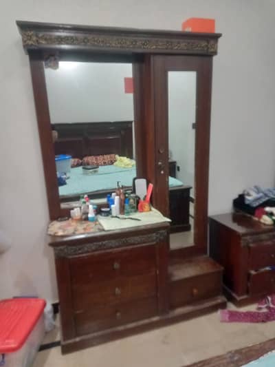 Pure wooden dressing table with mirror & Divider