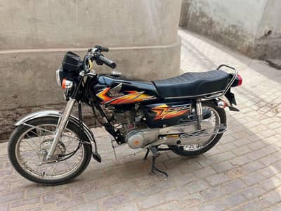 Honda Cg 125 genuine bike 2021 model.