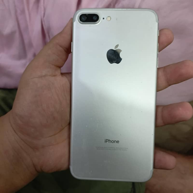 Apple iPhone 7 Plus 1