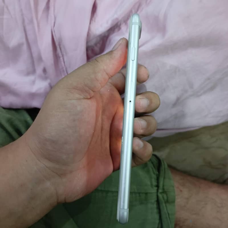 Apple iPhone 7 Plus 2