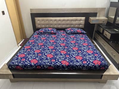 KING SIZE BED WITH BEDSET
