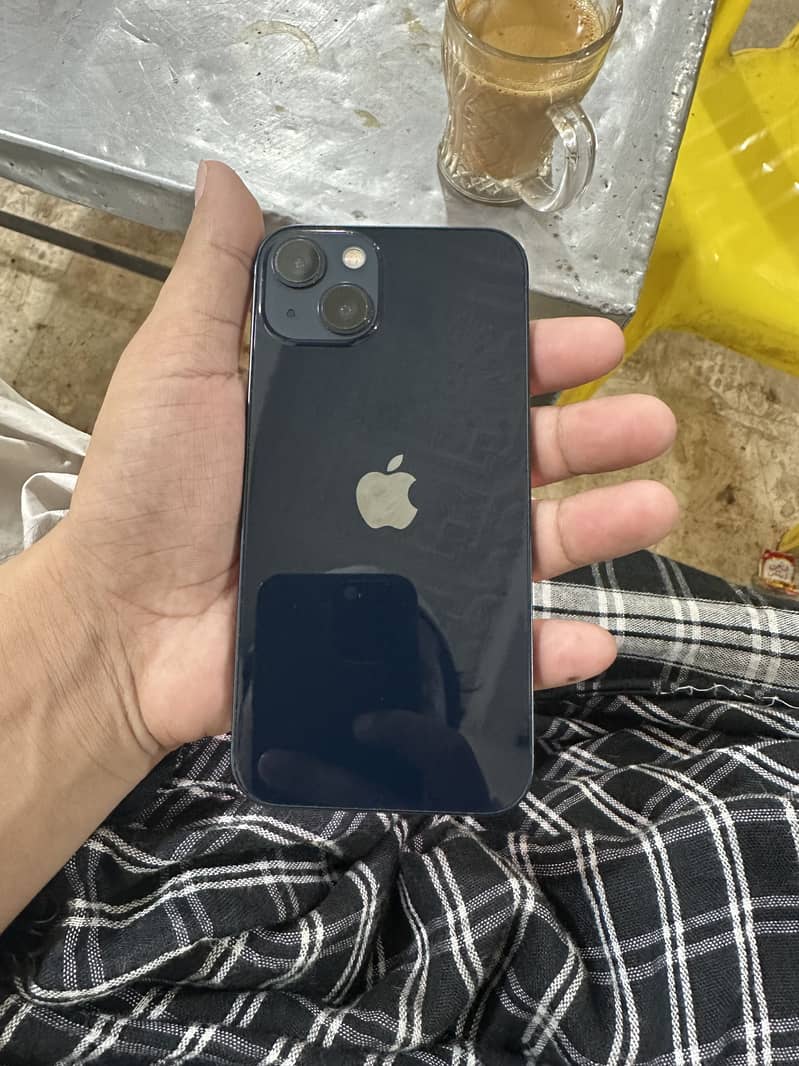 Apple iPhone 13 5