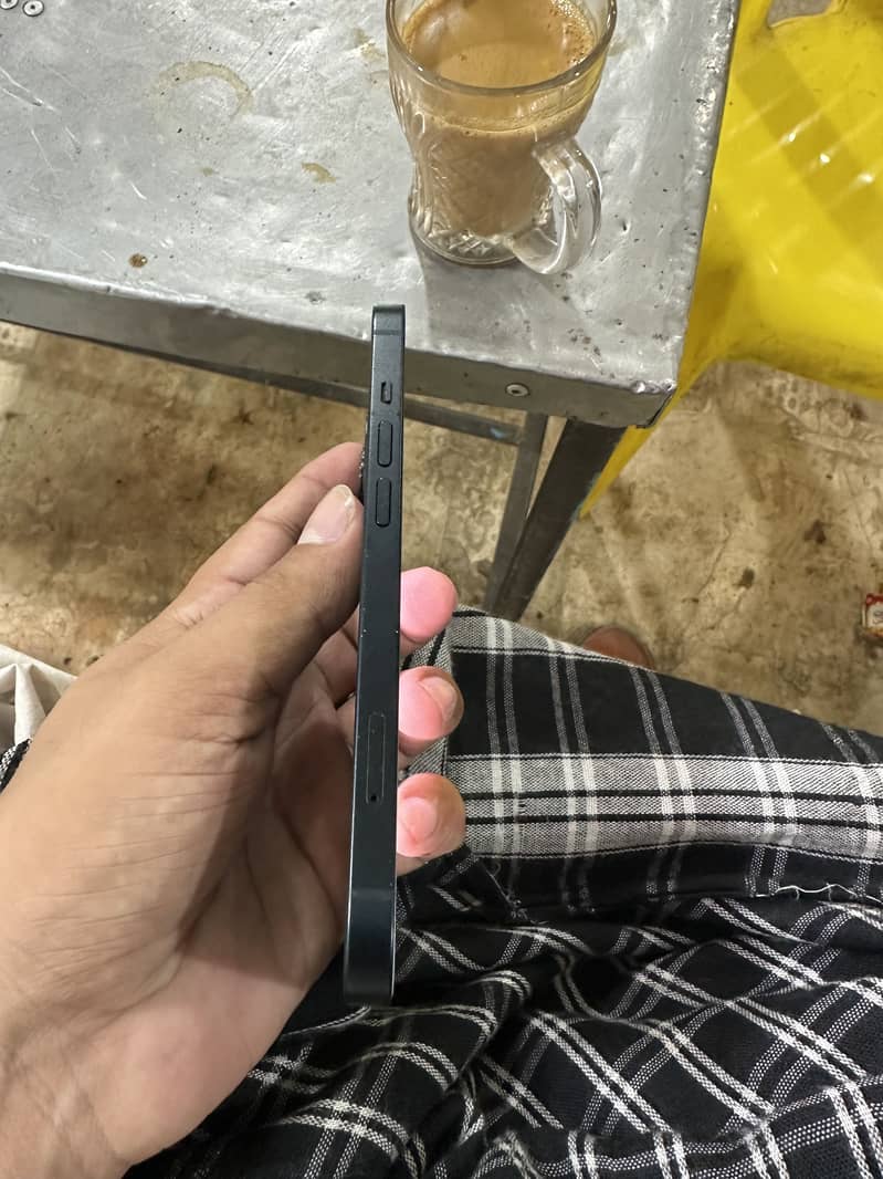 Apple iPhone 13 7