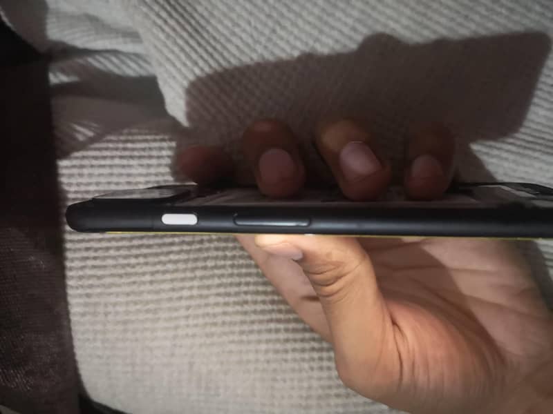 Google Pixel 4 3