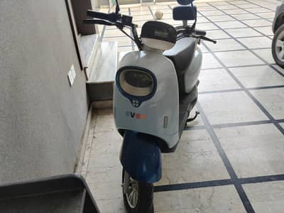 Evee Nisa Electric Scooter
