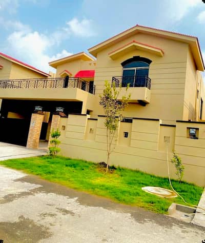 10-Marla 5-Bedroom's Tile Flooring (Brigadier House) For Sale | Askari 10 Lahore Cantt | @nusratestate