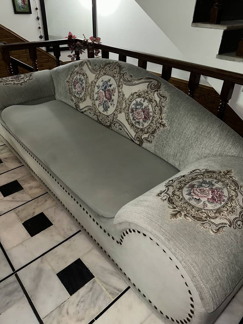 Decent designer sofa 3