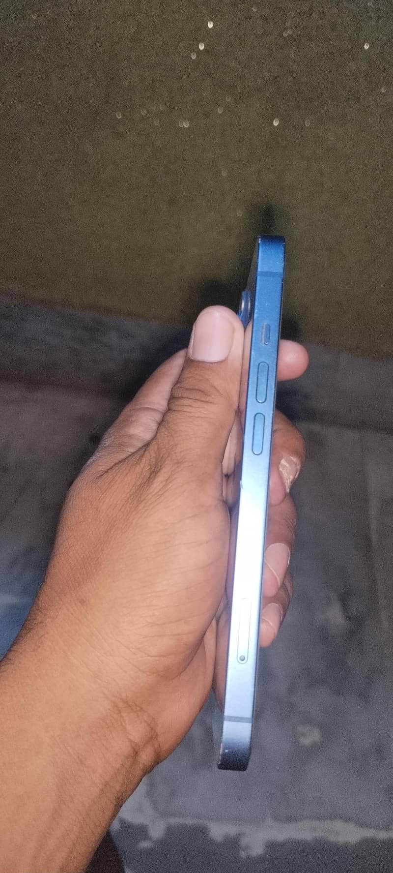 Apple iPhone 13 0