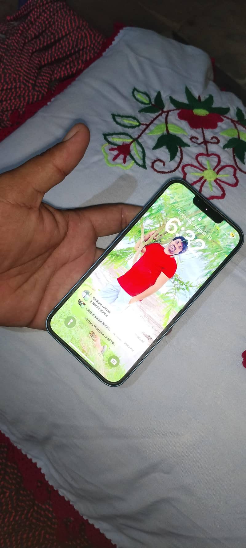 Apple iPhone 13 4