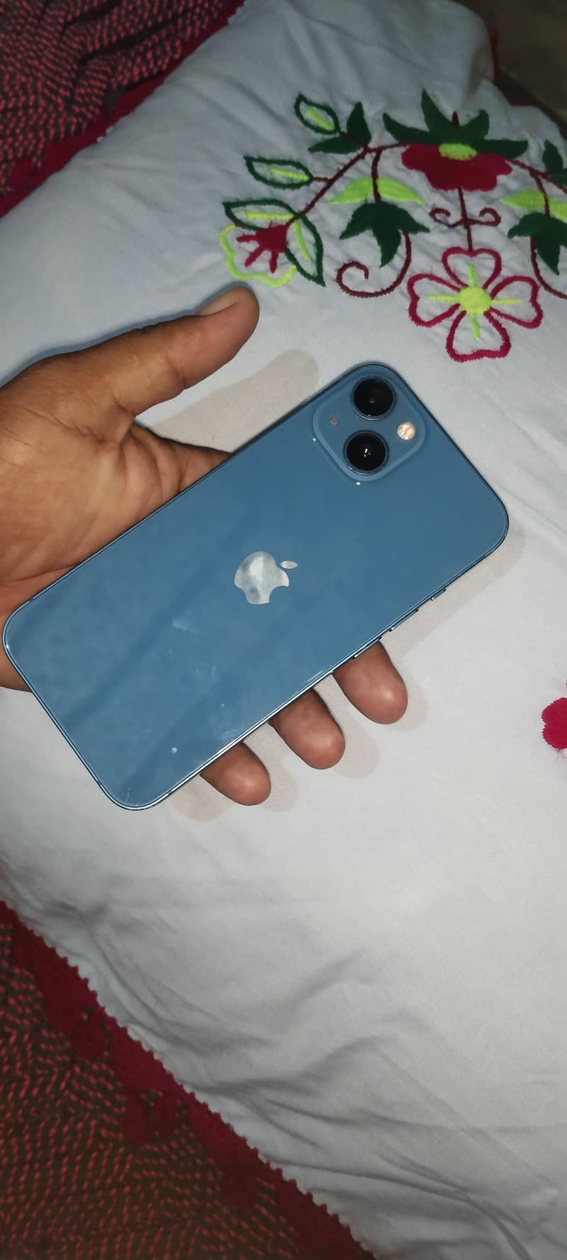 Apple iPhone 13 5