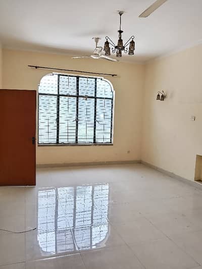 1 Kanal Upper Portion Available For Rent In Tufail Road.