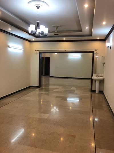Size 40x80 Upper Portion For Rent in