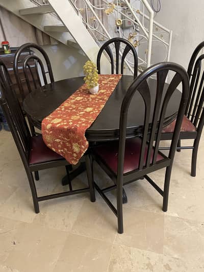 Dinning table set. Original Wood 1 table and six chairs