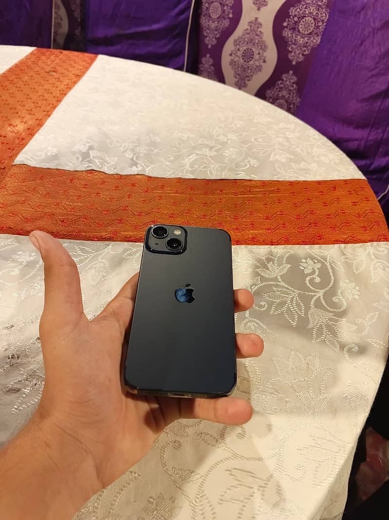 Apple iPhone 13 3