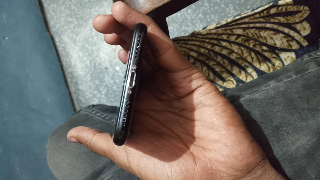 Apple iPhone 7 4