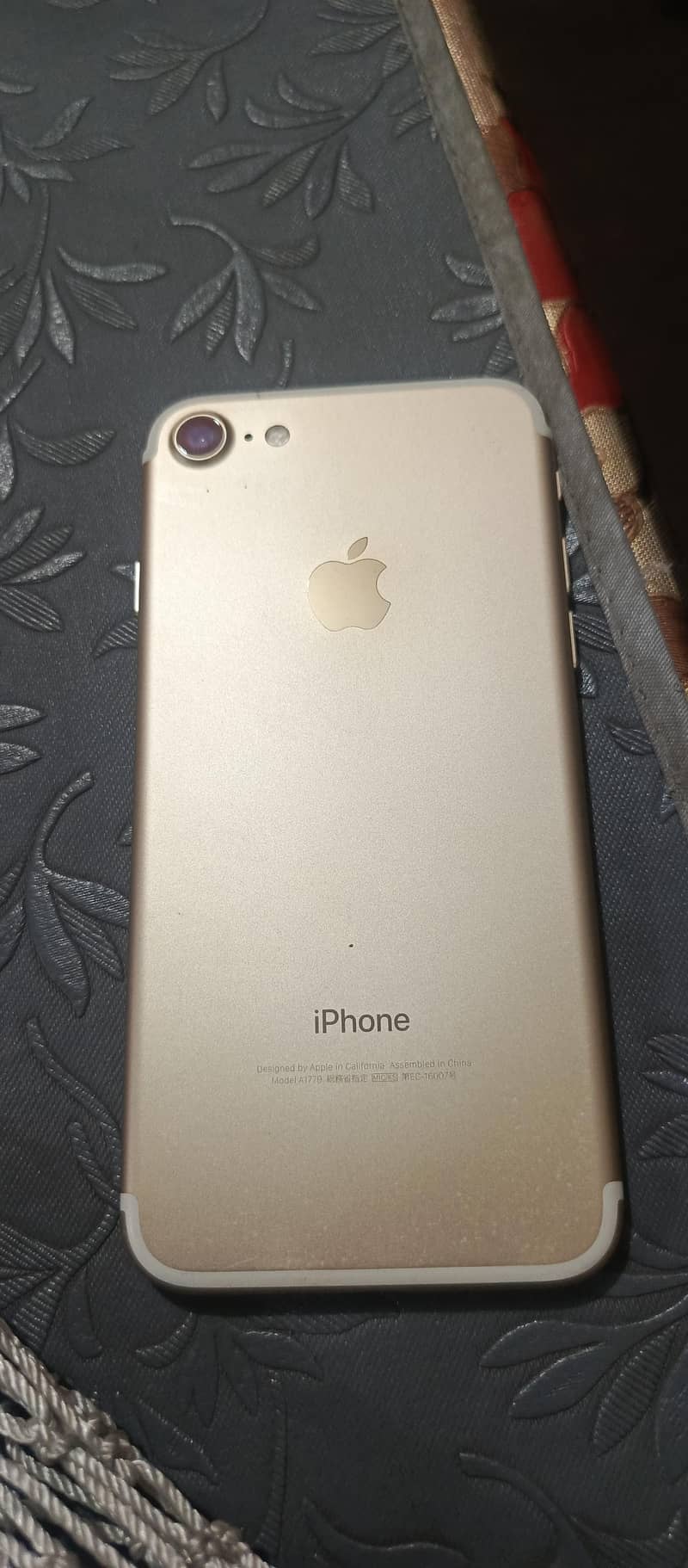 Apple iPhone 7 1