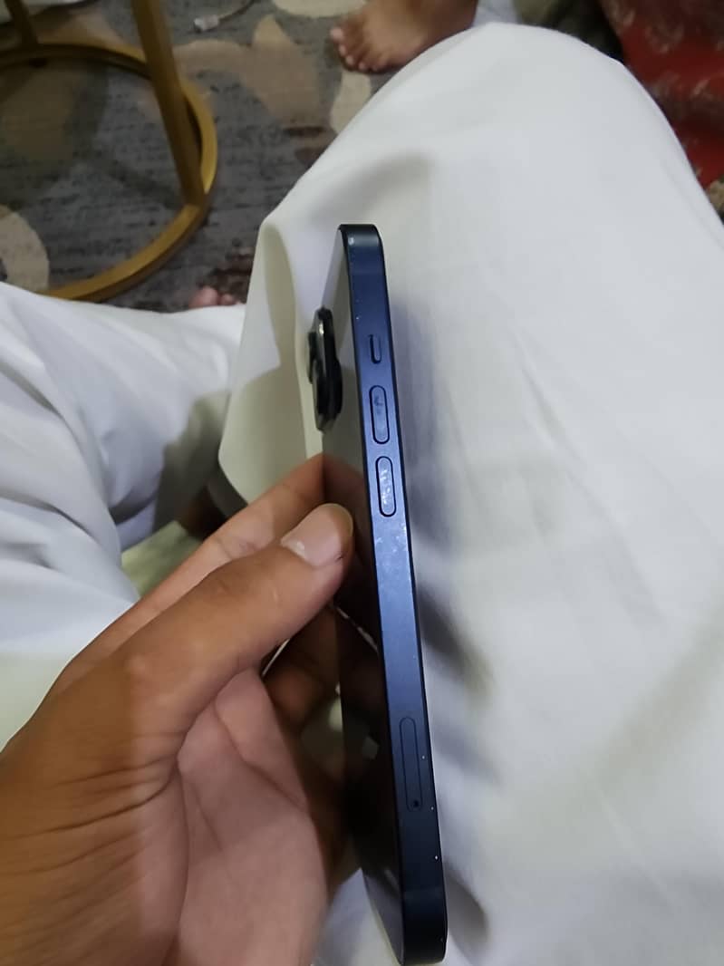 Apple iPhone 14 3